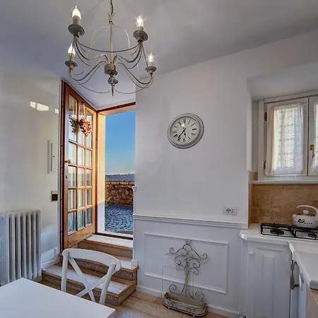 La Casa Bianca With Parking And View Apartment *