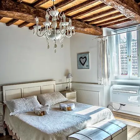 La Casa Bianca With Parking And View