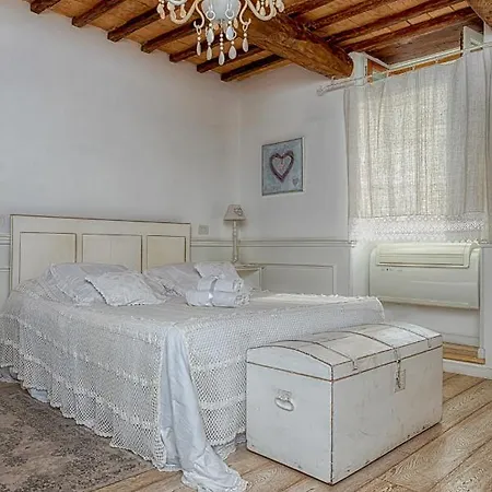 La Casa Bianca With Parking And View