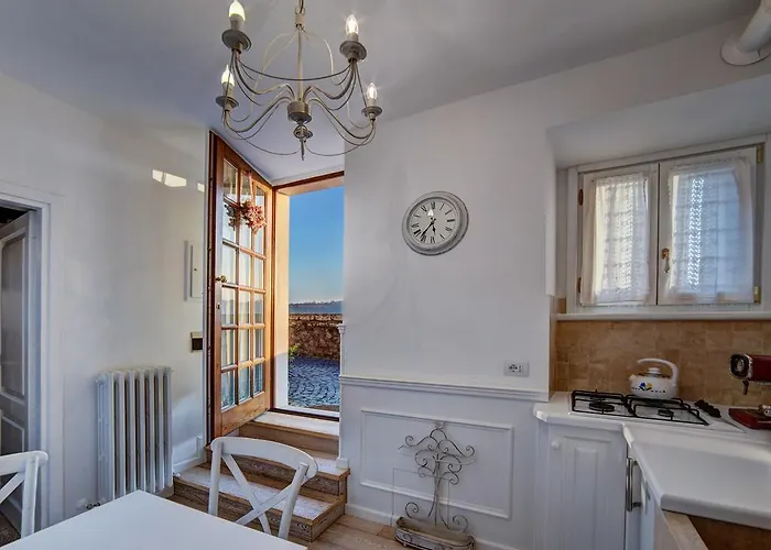 La Casa Bianca With Parking And View Apartment *