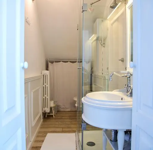 Apartment La Casa Bianca With Parking And View